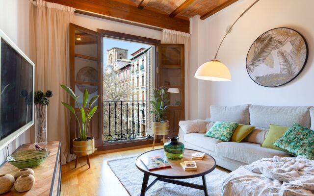 Bright And Confortable 2 Bd Apart With Views To Bib Rambla Square Bib Rambla Ii