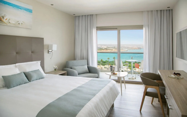 Asterias Beach Hotel