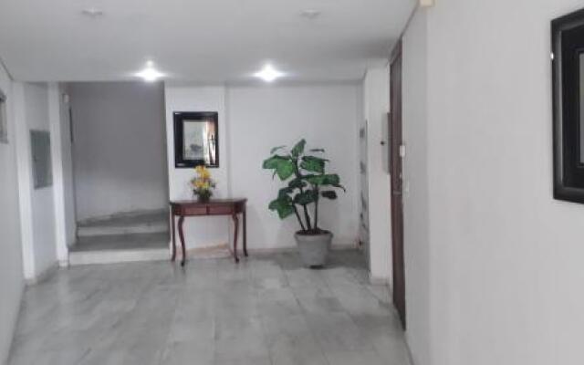 Quarto Privativo em Apartamento Confortável