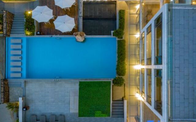 Ji Yun Resort (Yangshuo Ten-mile Gallery Yulong River)