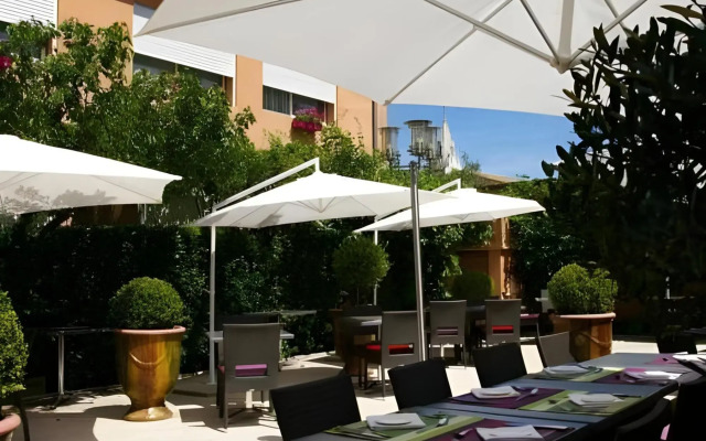 Le Carré d'Alethius Logis Hôtel Restaurant