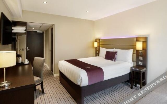 Premier Inn London Southgate Hotel