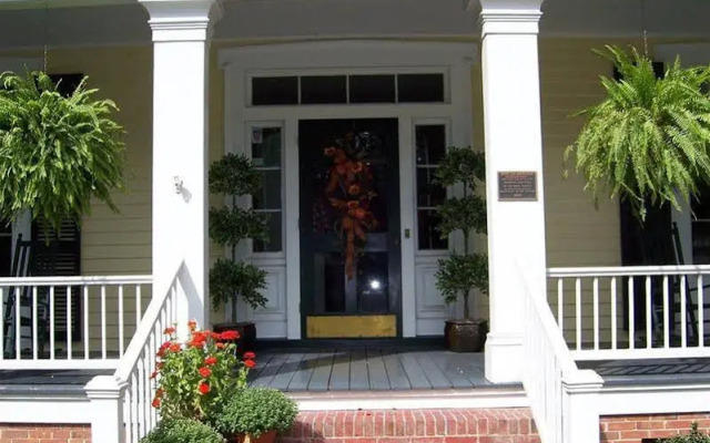 The Ashford Inn