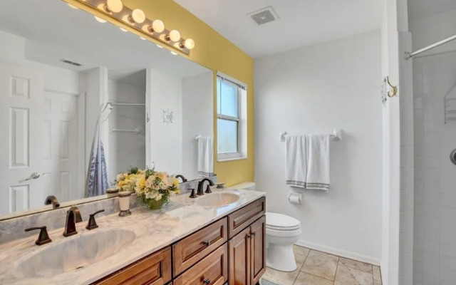 1566oht 2 Bedroom Villa by Redawning