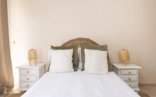 Adeje Pearl & private parking by Edén Rentals