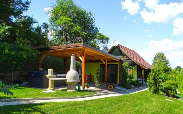 Ladybug House With Whirlpool