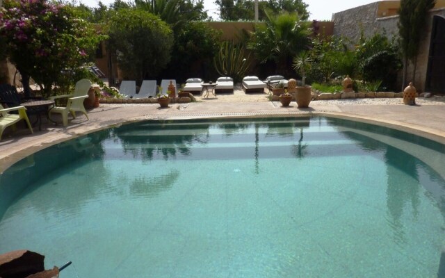 Safran Twin Room, Swimming Pool, Breakfast Included, Wifi