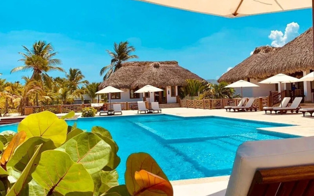 Luxury Apartment With Pool And Golf View