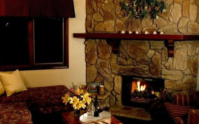 GetAways at Snow Lake Lodge