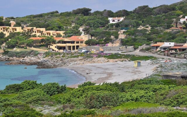 Apartment Sleeps 6 Baia Santa Reparata