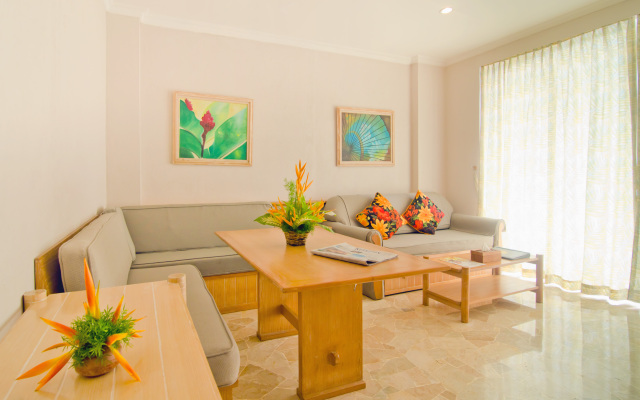 Hawaii Resort Family Suites @ Anyer Beach
