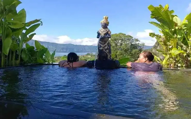 Onion Garden and Natural Hotspring