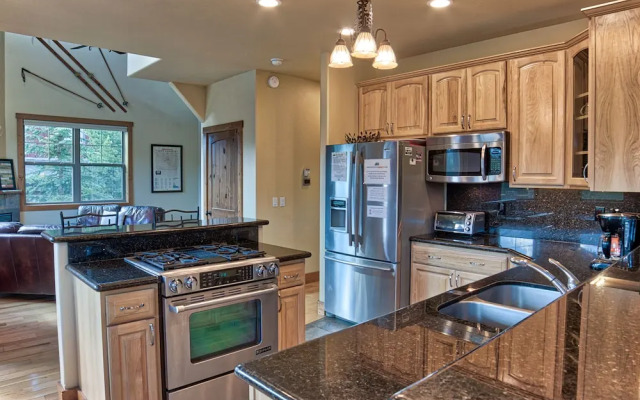 120 Rachel Lane Private Home with Hot Tub