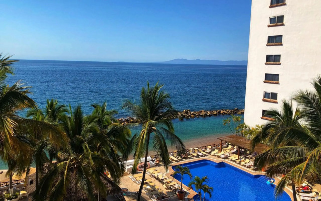 Costa Sur Resort & Spa