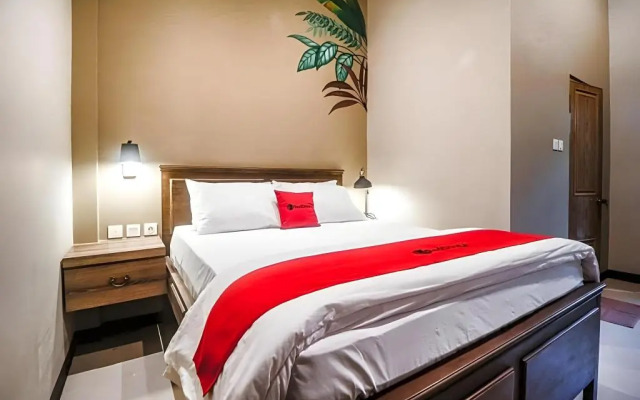 RedDoorz Plus near Mall Slipi Jaya