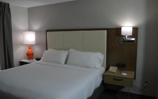 Holiday Inn Express & Suites Kent - University Area, an IHG Hotel