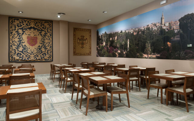 Alcazar Hotel