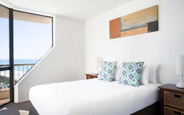 Paradise Centre Apartments – Guest Rooms – Gold Coast