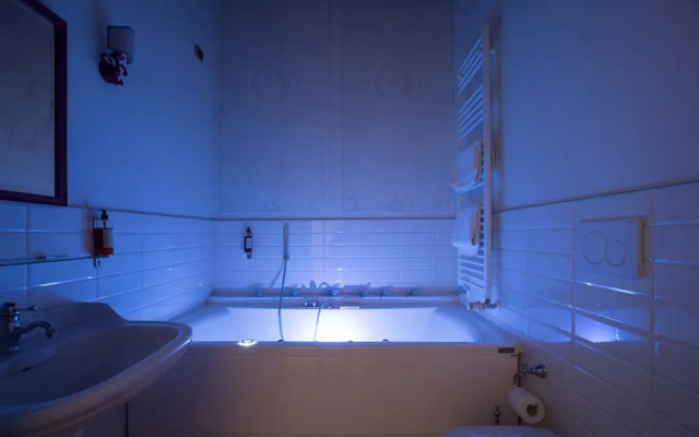 Stunning 15-bed Villa in Dolo, Close to Venice, IT