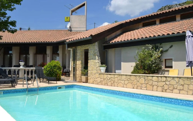 Logis Hôtel Le Vieil Amandier