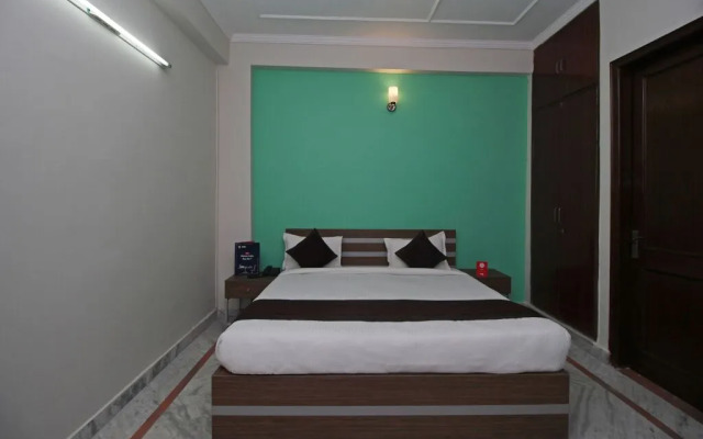 OYO Flagship 9075 Petals Inn