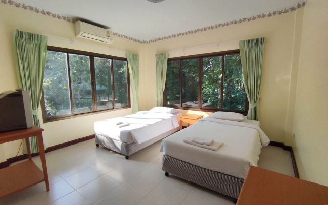 Thara Cholapruek Resort