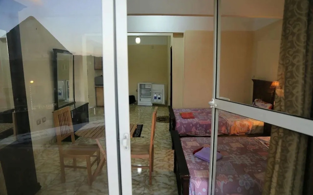 The Pyramids Inn Cheops