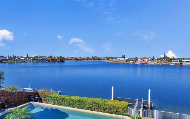 Kozyguru | Mermaid Waters | Waterfront With Private Jetty