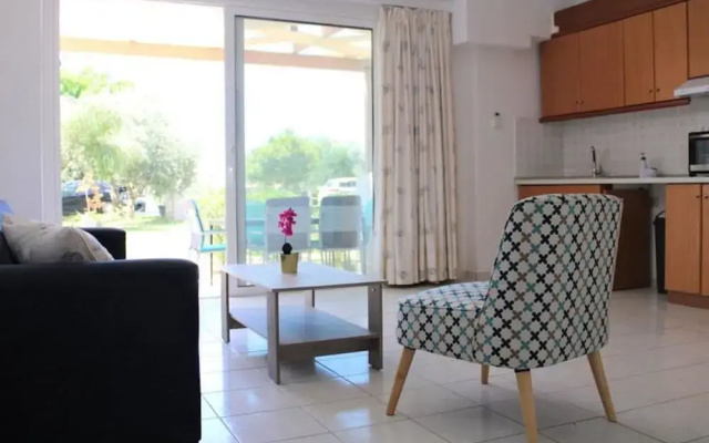 "kalamaki Plaza Apartments \"thalassa\""