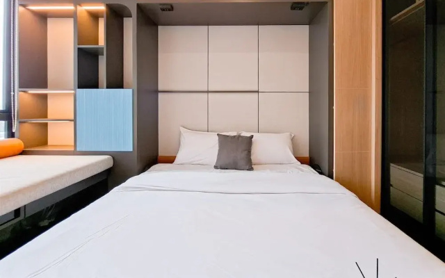 Good And Comfy Studio At Collins Boulevard Apartment