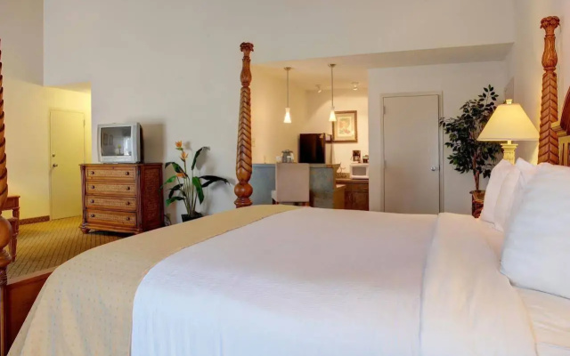 Riverwalk Inn & Suites