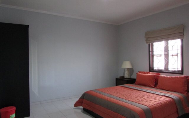 Guest House Roemah Nenekoe