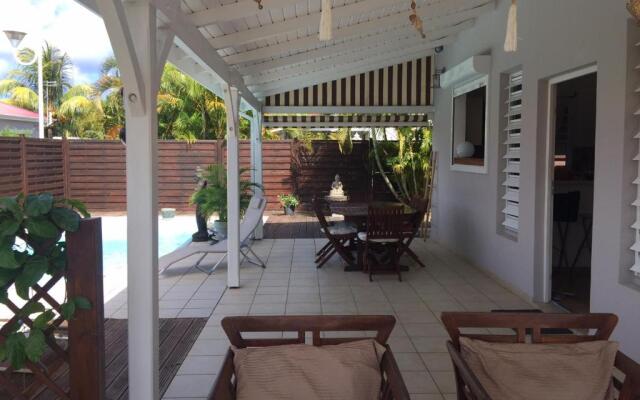 Villa de charme avec piscine residence securisee