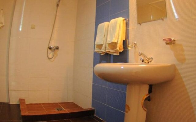 Free Zone Hotel