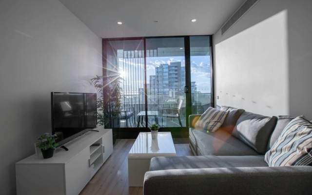 Brand New APT with Sea Views in Heart of St Kilda – Guest Rooms – Melbourne
