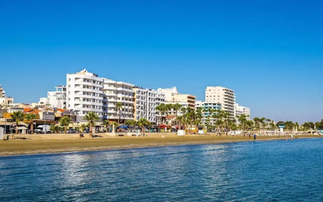 Majestic Beachfront Larnaka Finikoudes