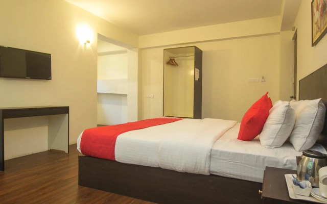 Taktse Continental by OYO Rooms