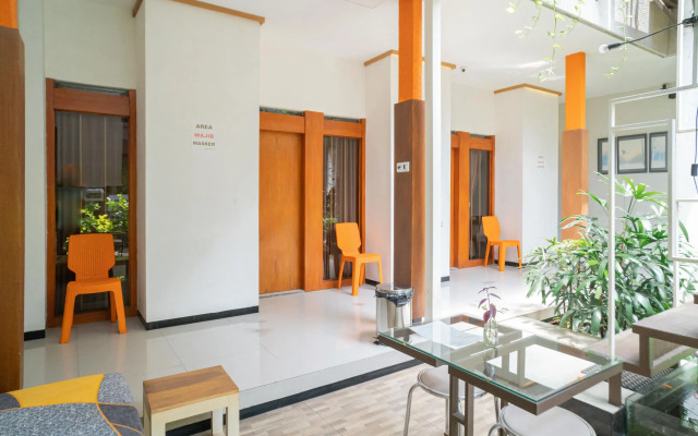 RedDoorz Syariah near Transmart MX Malang
