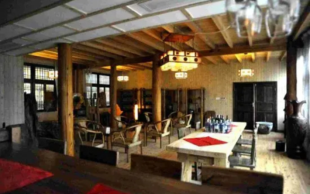 Jindang Palace Garden Resort Hotel (Liping Zhaoxing Dongzhai Branch)