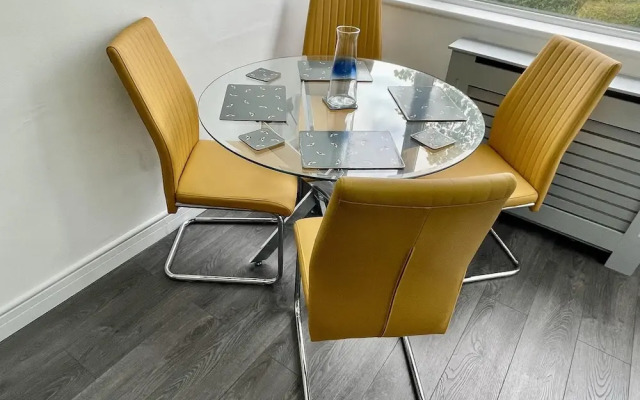 Manchester - 1 Bedroom - Sleeps 3 - Free Parking