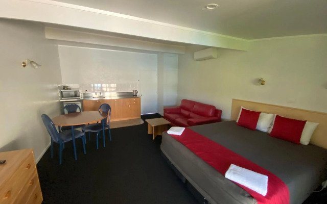 Grove Park Motor Lodge