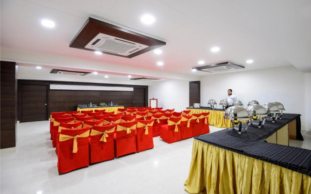 Hotel Ashish Palace