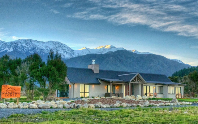 Manakau Lodge