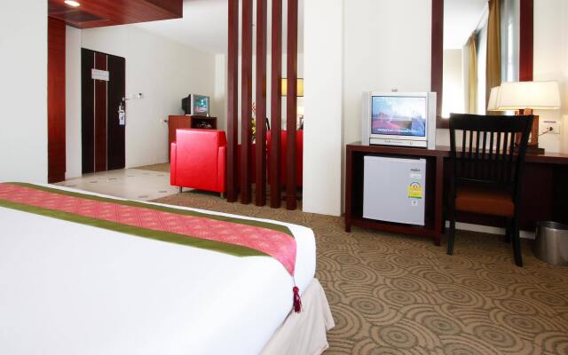 Golden Crown Grand Hotel