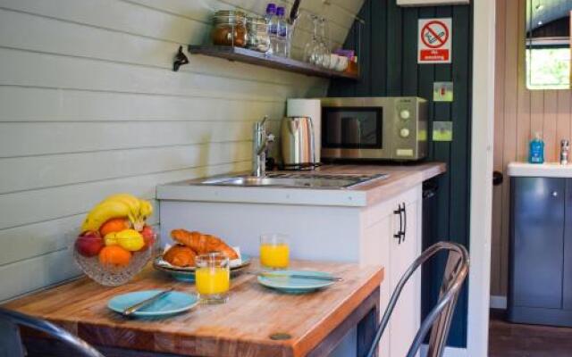 Inchree Rooms & Chalets