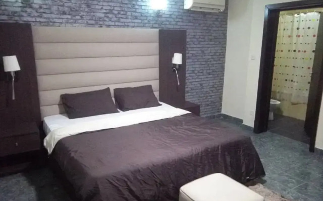 Amara Suite Louis Solomon