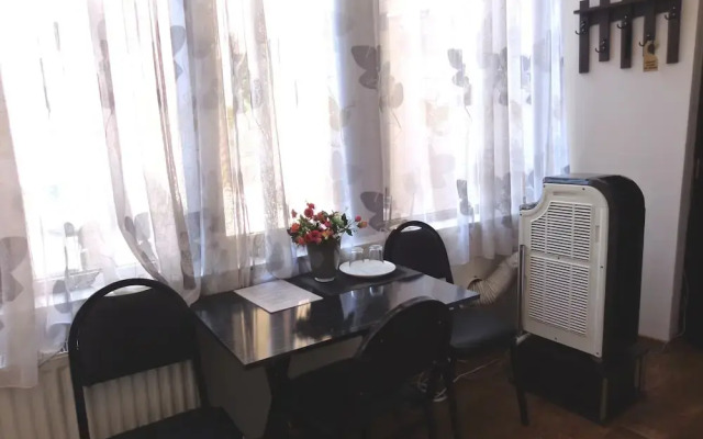 Old Meidan Hotel