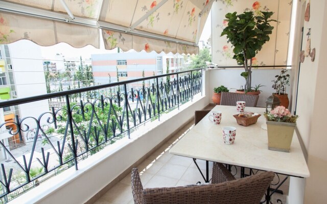 Deluxe 2 Bedroom apt in Petroupoli