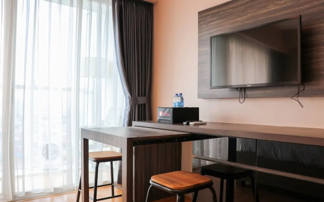 Homey And Cozy Living Studio At Tamansari The Hive Apartment