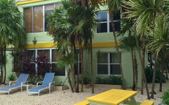 Captain Pips Marina & Hideaway